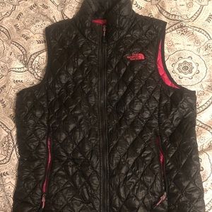Black northface thin vest. Medium